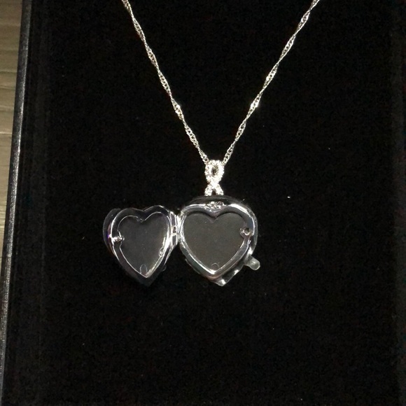 Things Remembered Heart Locket - Picture 4 of 8